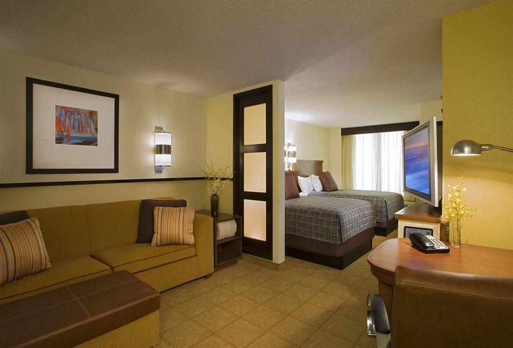 Hyatt Place Richmond Arboretum Hotel